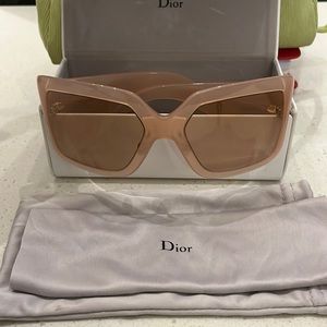 Dior So Light 2/ pink